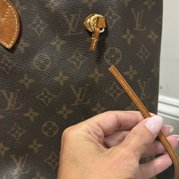 Louis Vuitton Extra Large Neverfull GM Bag - Picture 3 of 7
